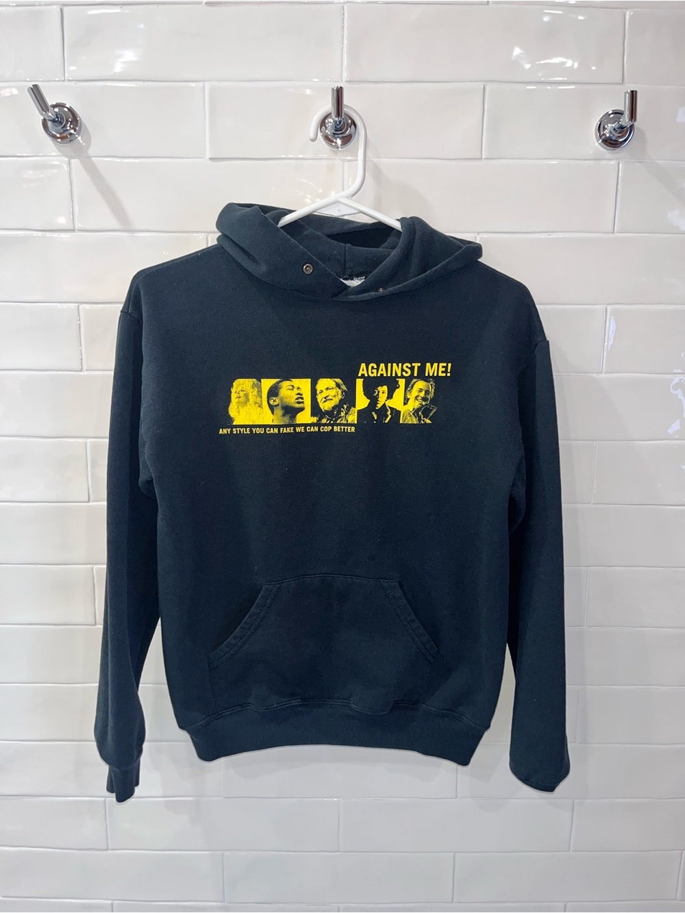 VTG Punk Rock Band "Against Me" Black Hoodie Jerzees Y2K Sz L Youth Band Merch
